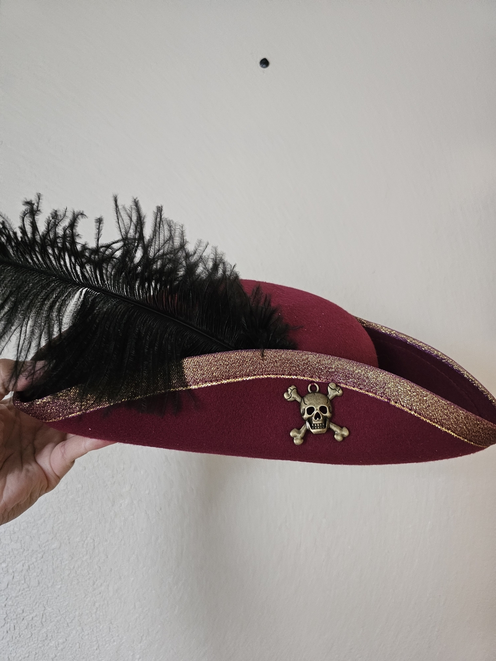 Disney Pirates Of The Caribbean  Female Hat with Black Feather
